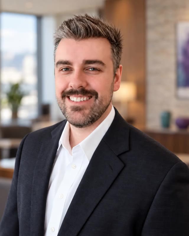 Portrait of Andrew Hansen, Account Specialist at Helio Risk