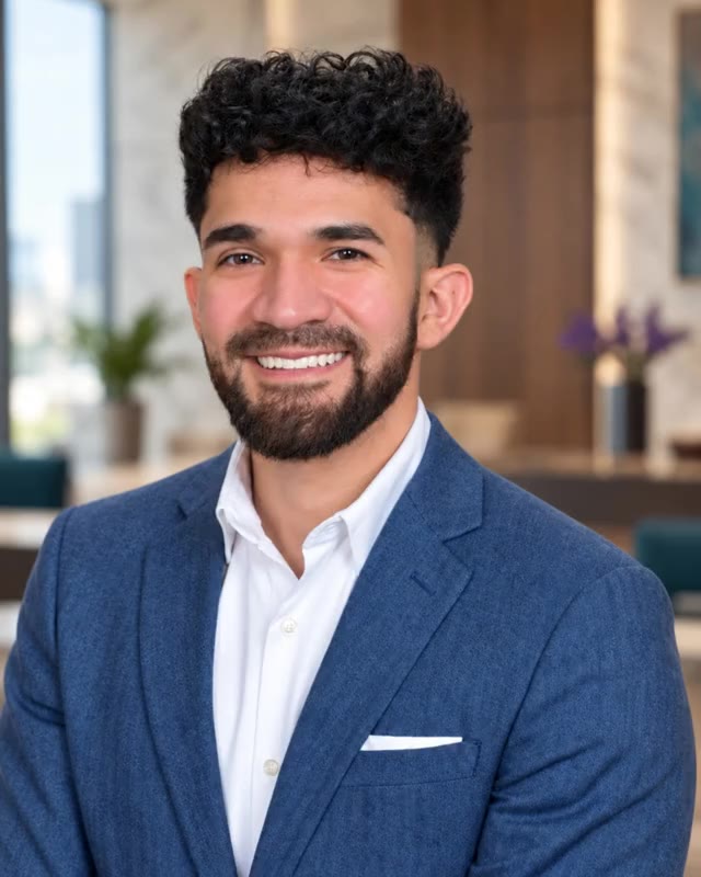 Portrait of Victor Gallardo, Senior Account Manager at Helio Risk